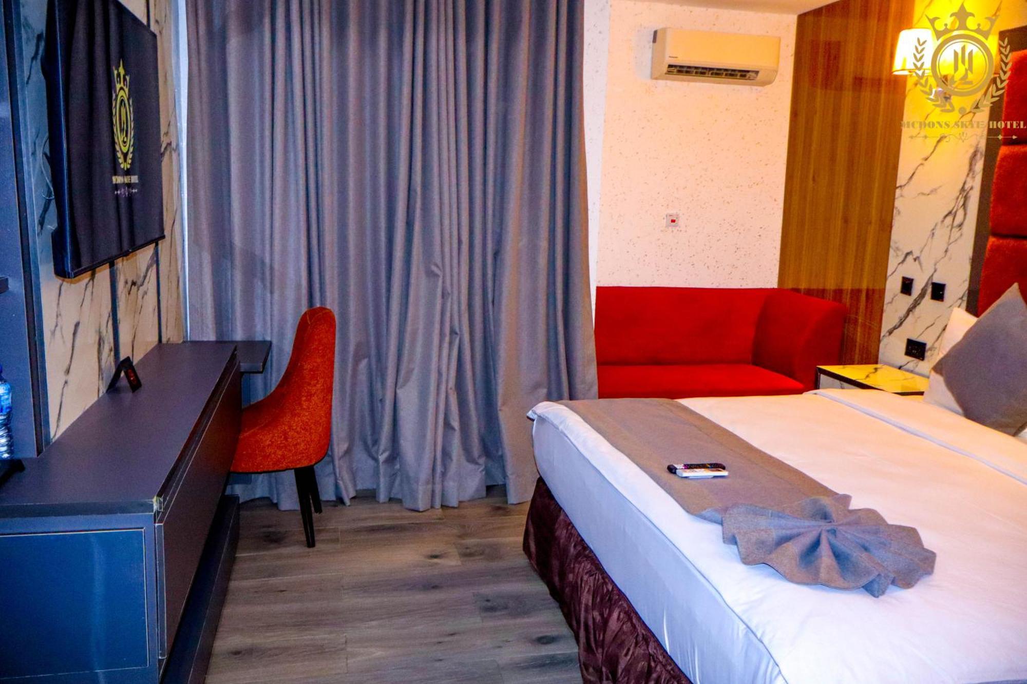 Mcdons Skye Hotel Owerri 外观 照片