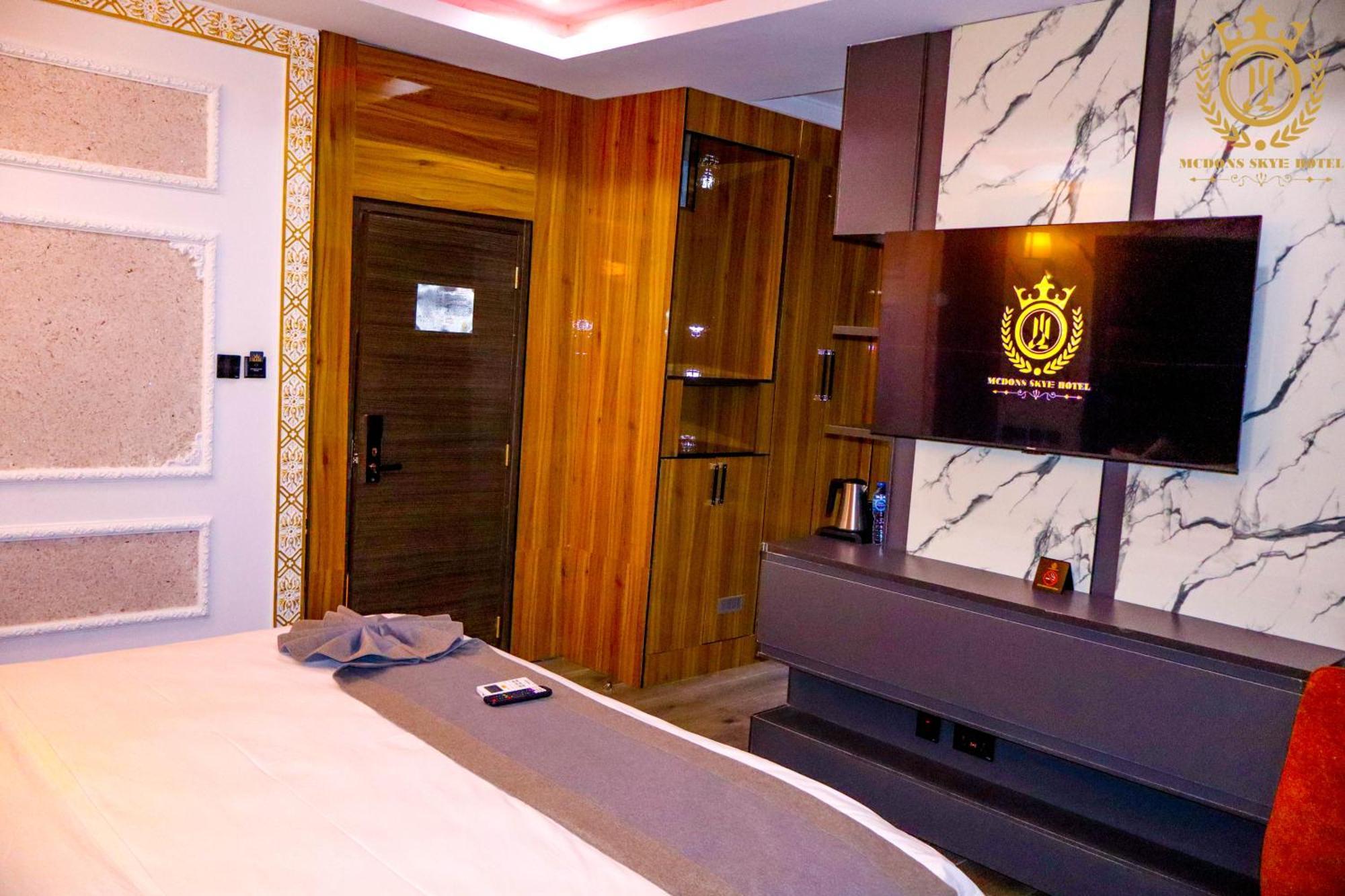 Mcdons Skye Hotel Owerri 外观 照片
