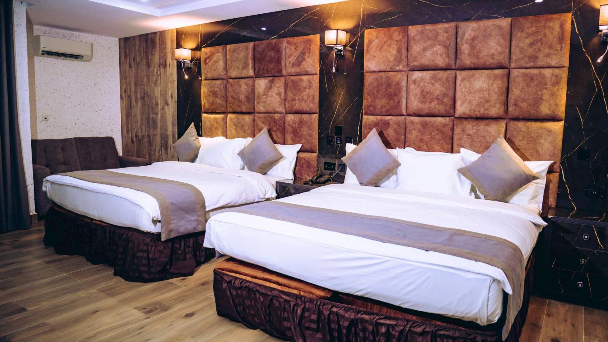 Mcdons Skye Hotel Owerri 外观 照片