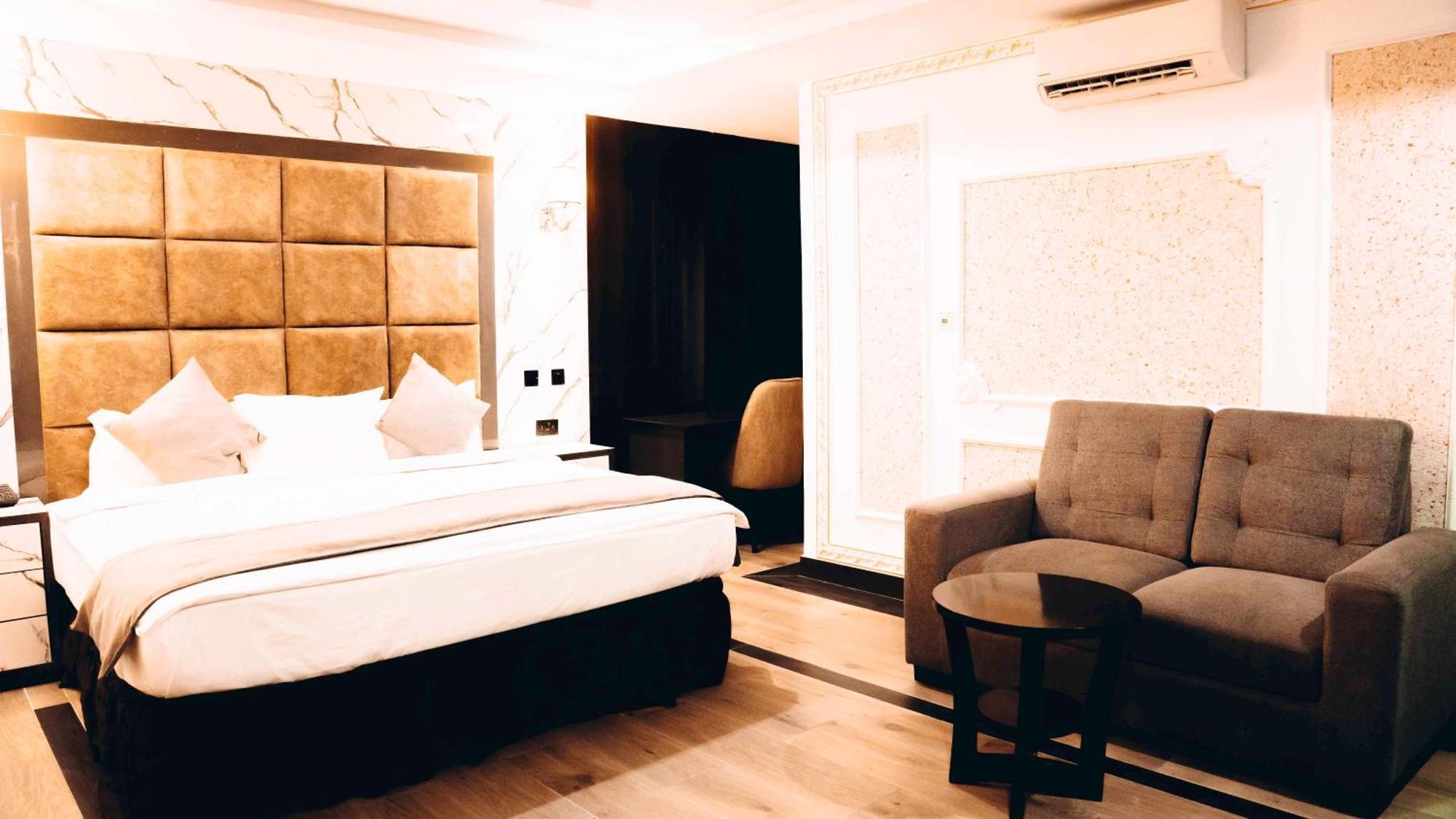 Mcdons Skye Hotel Owerri 外观 照片