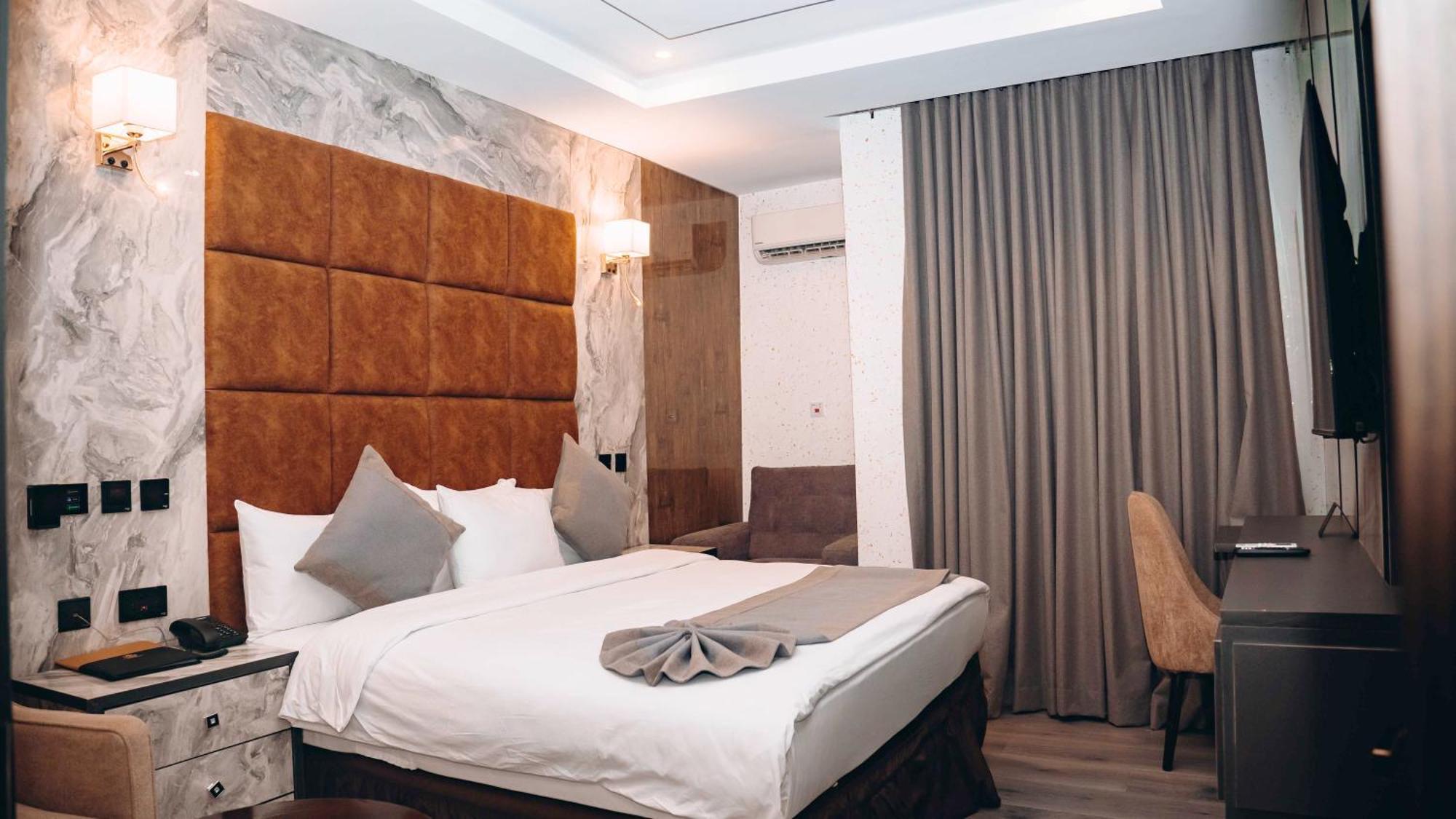Mcdons Skye Hotel Owerri 外观 照片
