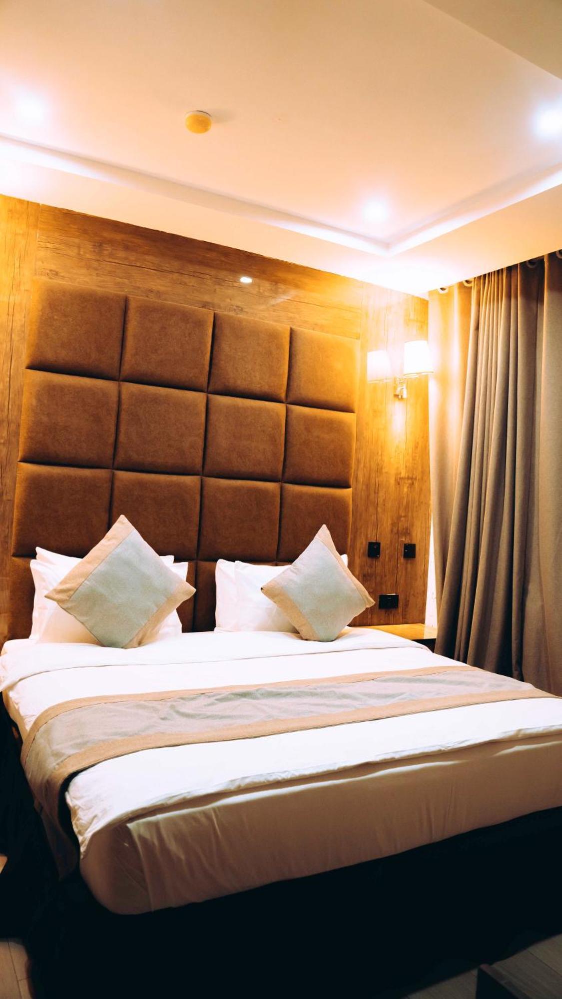 Mcdons Skye Hotel Owerri 外观 照片