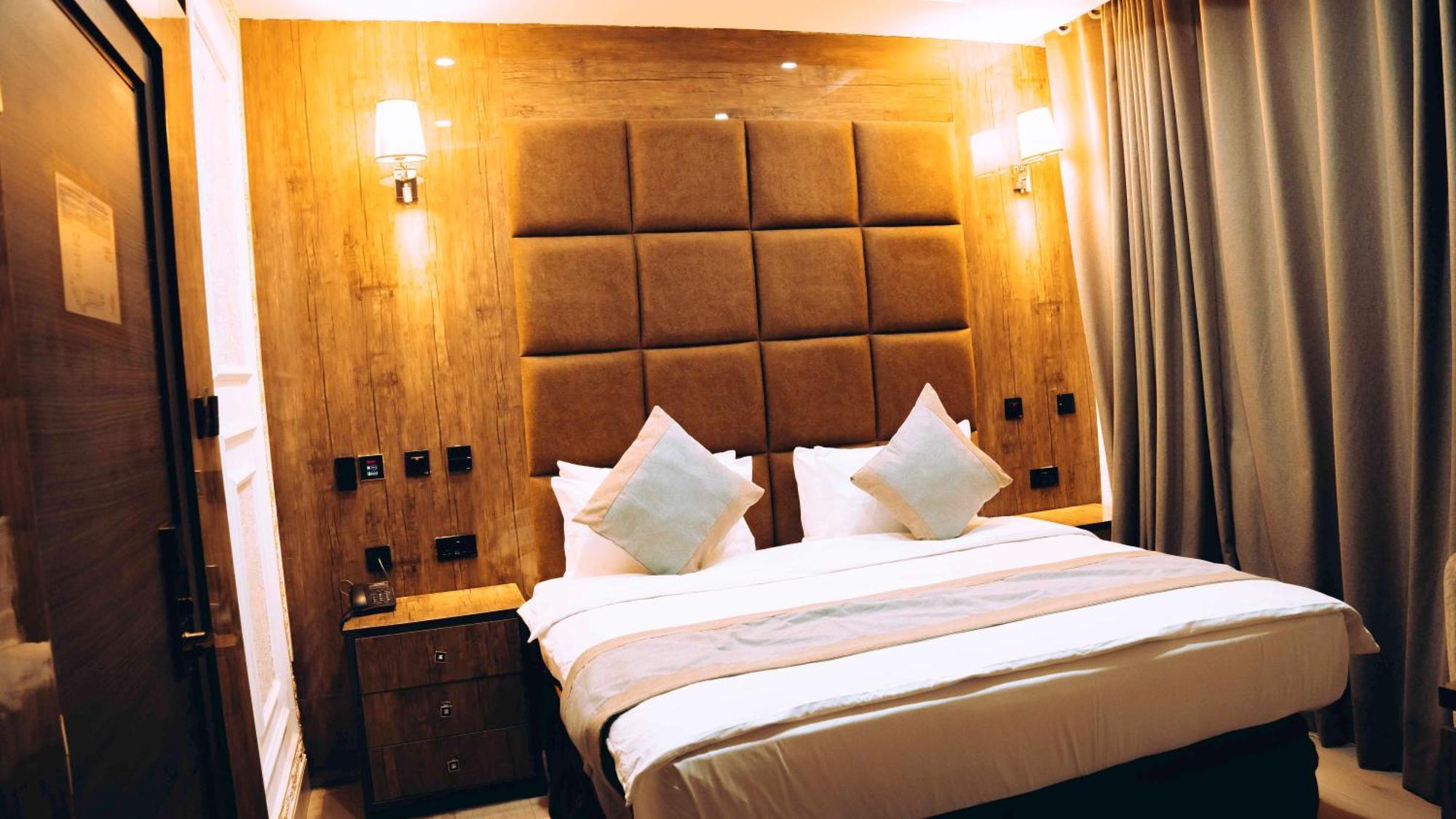 Mcdons Skye Hotel Owerri 外观 照片
